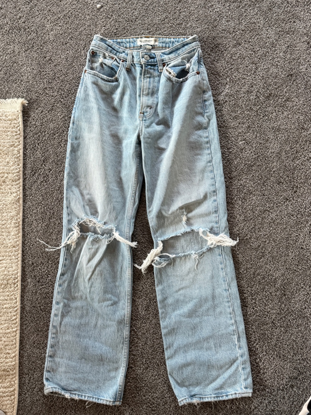 Abercrombie 90’s Relaxed Jean High Rise Curve Love